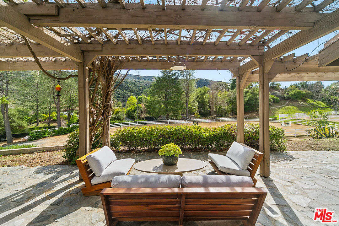 Calabasas, California, 91302, United States, 3 Bedrooms Bedrooms, ,2 BathroomsBathrooms,Residential,For Sale,1723181