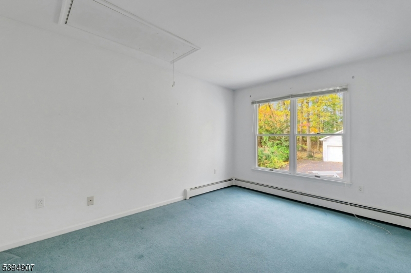 Wayne Twp., New Jersey, 07470, United States, 4 Bedrooms Bedrooms, ,4 BathroomsBathrooms,Residential,For Sale,1989007