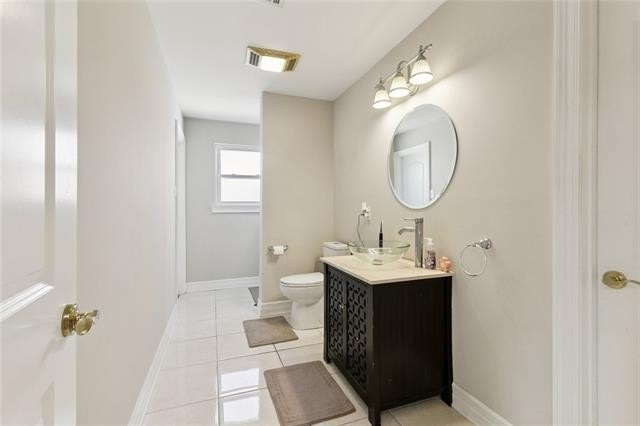 New Orleans, Louisiana, 70122, United States, 5 Bedrooms Bedrooms, ,3 BathroomsBathrooms,Residential,For Sale,1980126