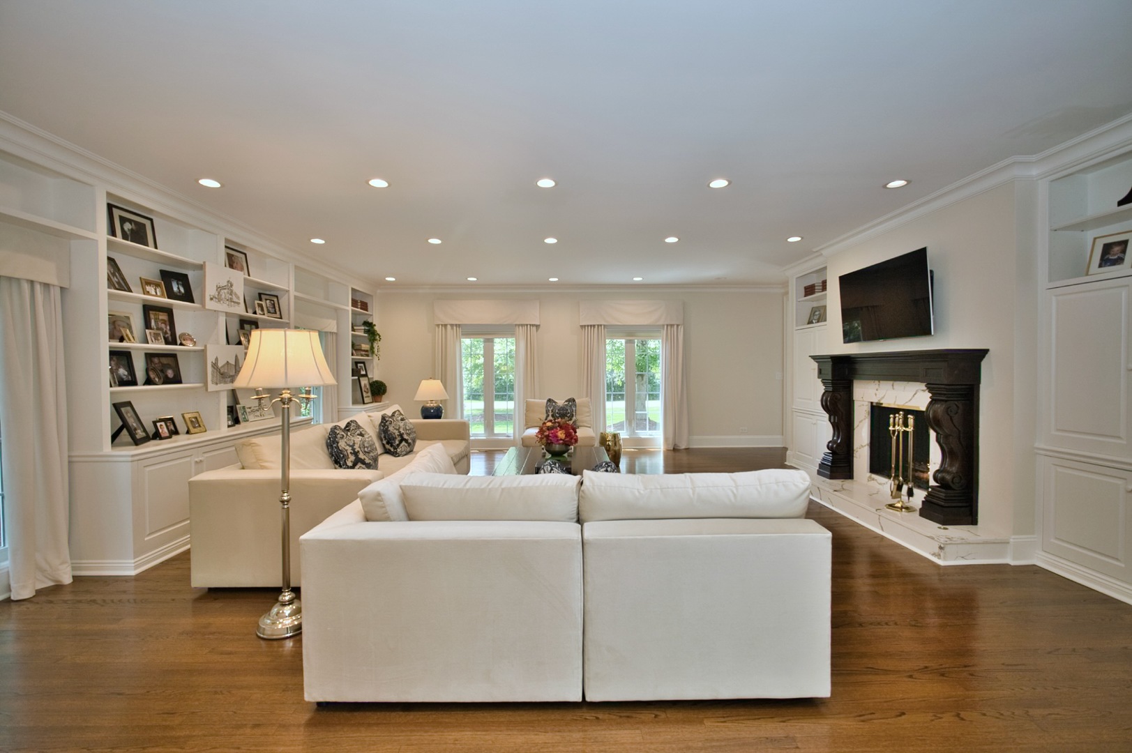 Lake Forest, Illinois, 60045, United States, 4 Bedrooms Bedrooms, ,5 BathroomsBathrooms,Residential,For Sale,1976497