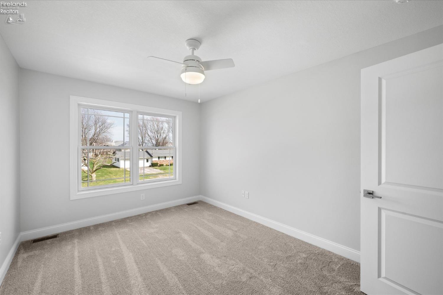 Marblehead, Ohio, 43440, United States, 4 Bedrooms Bedrooms, ,3 BathroomsBathrooms,Residential,For Sale,1921808