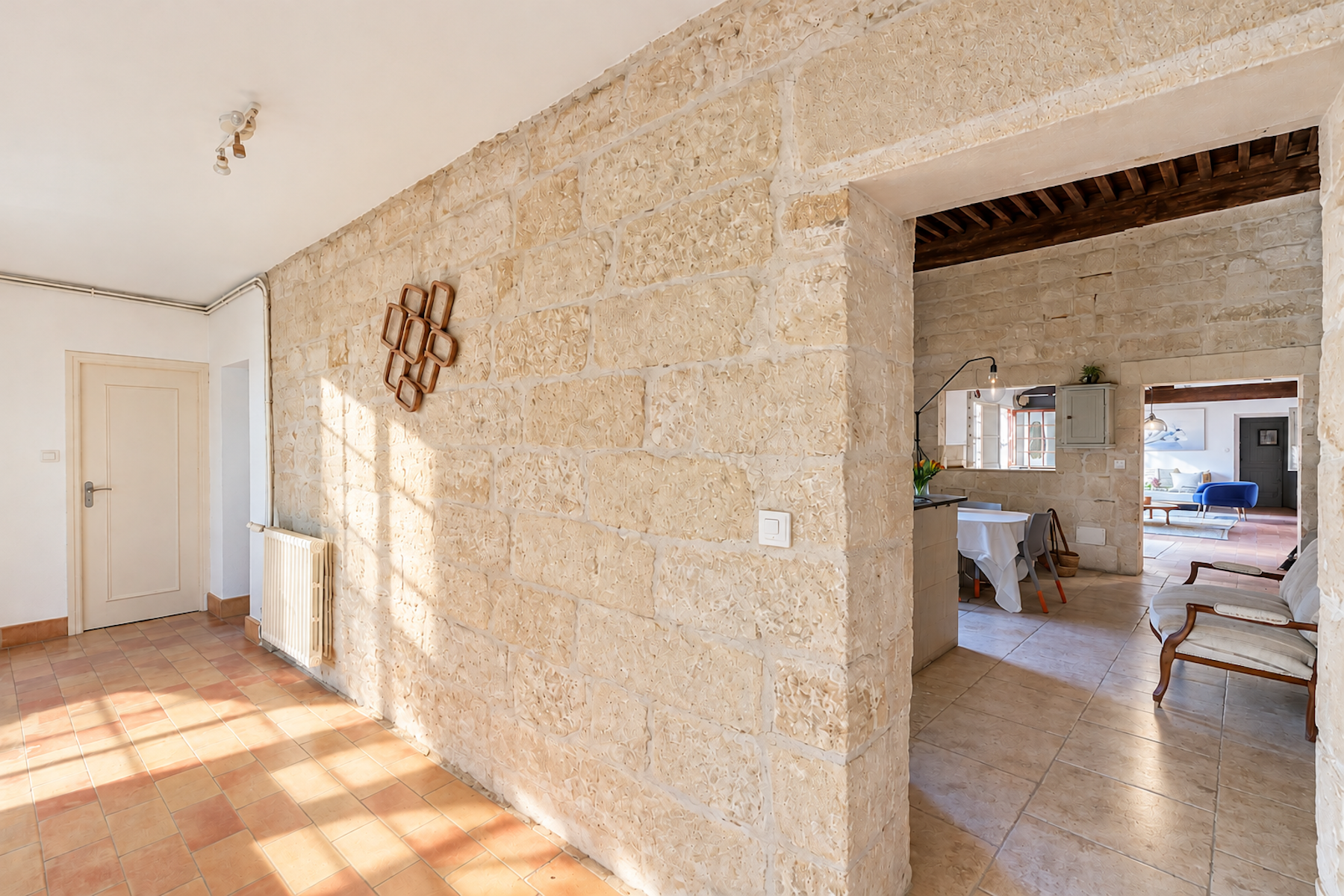  17th Century Private Mansion - 105 m² - Steps from Place aux Herbes - 物件實景