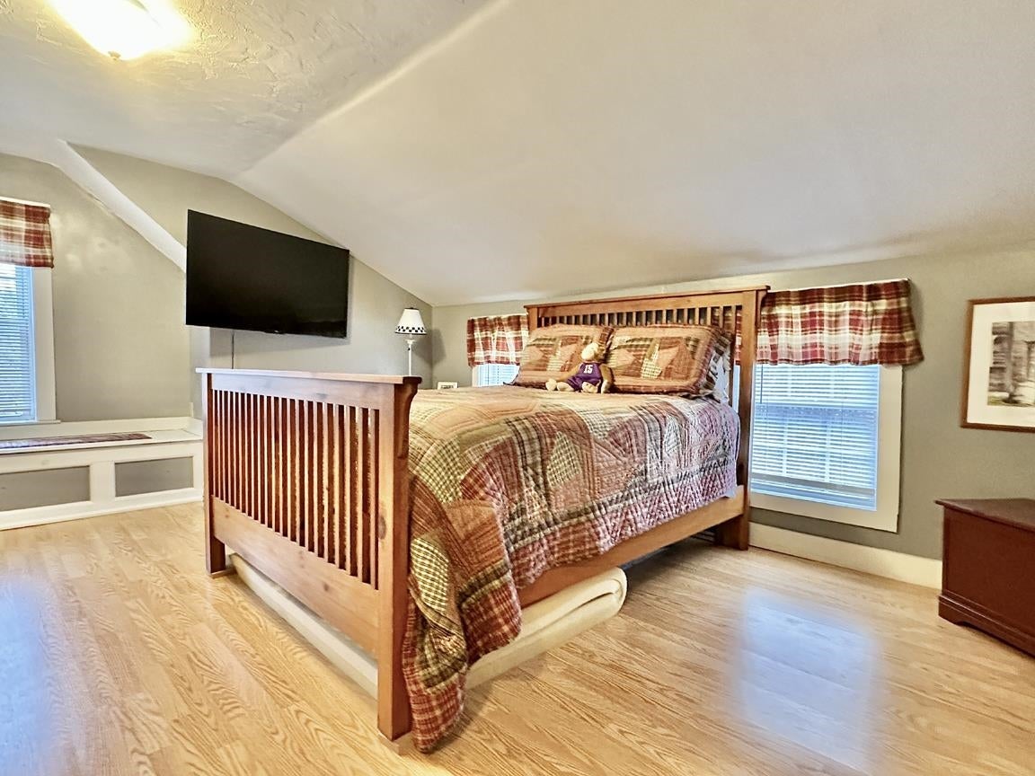 Plymouth, New Hampshire, 03264, United States, 4 Bedrooms Bedrooms, ,1 BathroomBathrooms,Residential,For Sale,1993277