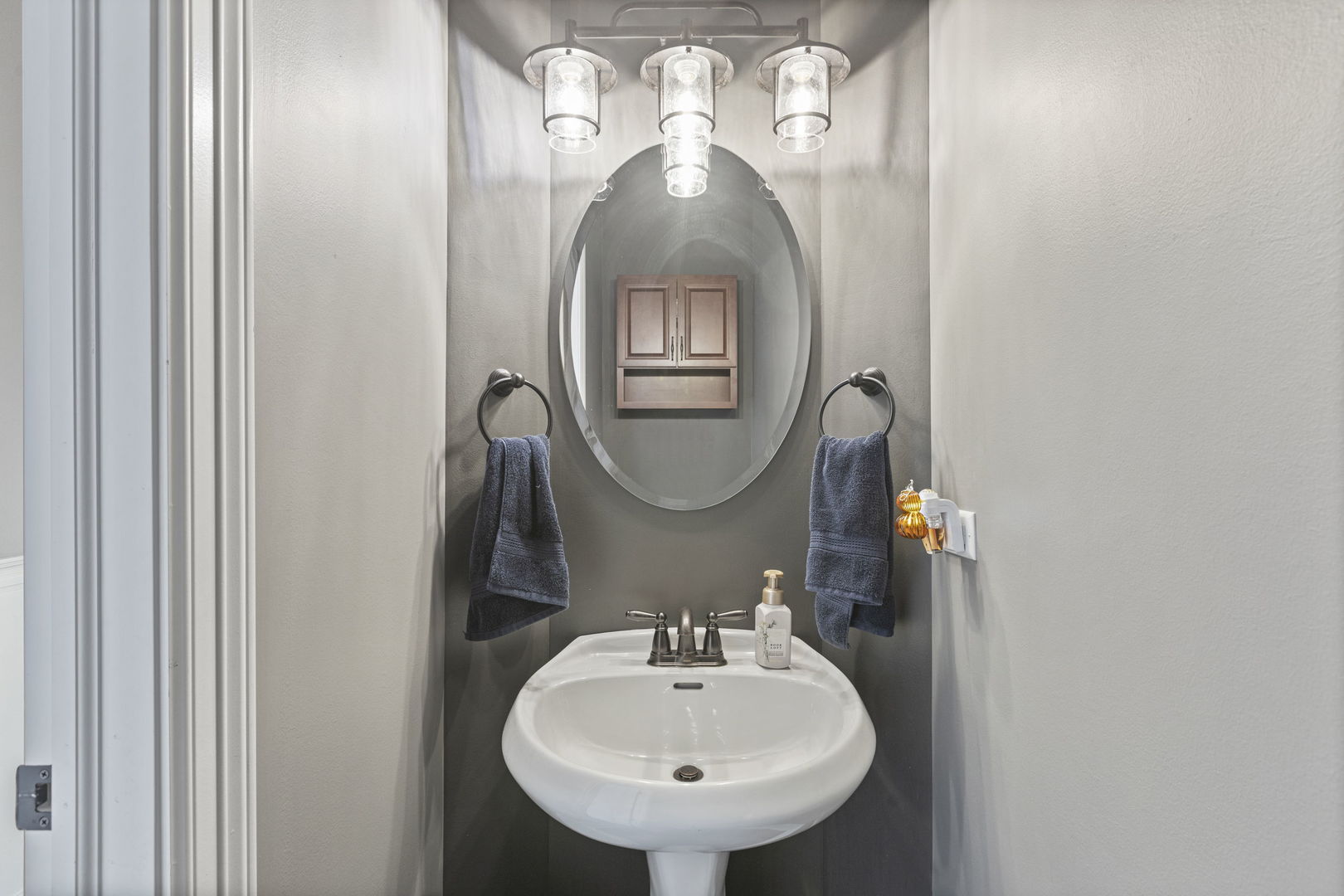 Plainfield, Illinois, 60586, United States, 4 Bedrooms Bedrooms, ,4 BathroomsBathrooms,Residential,For Sale,1989216