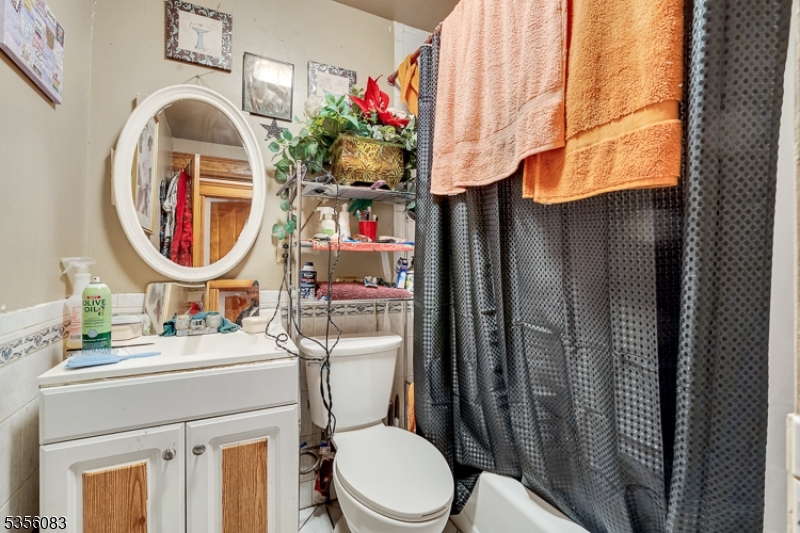 Paterson City, New Jersey, 07522, United States, 8 Bedrooms Bedrooms, ,3 BathroomsBathrooms,Residential,For Sale,1805304