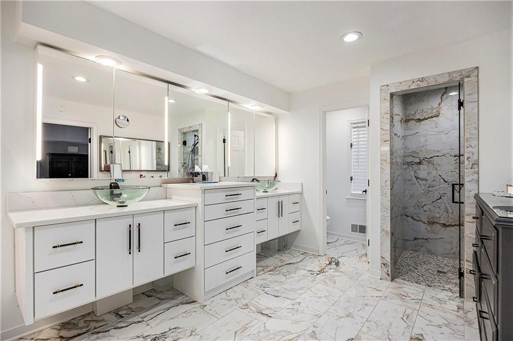 Overland Park, Kansas, 66212, United States, 4 Bedrooms Bedrooms, ,6 BathroomsBathrooms,Residential,For Sale,1827780