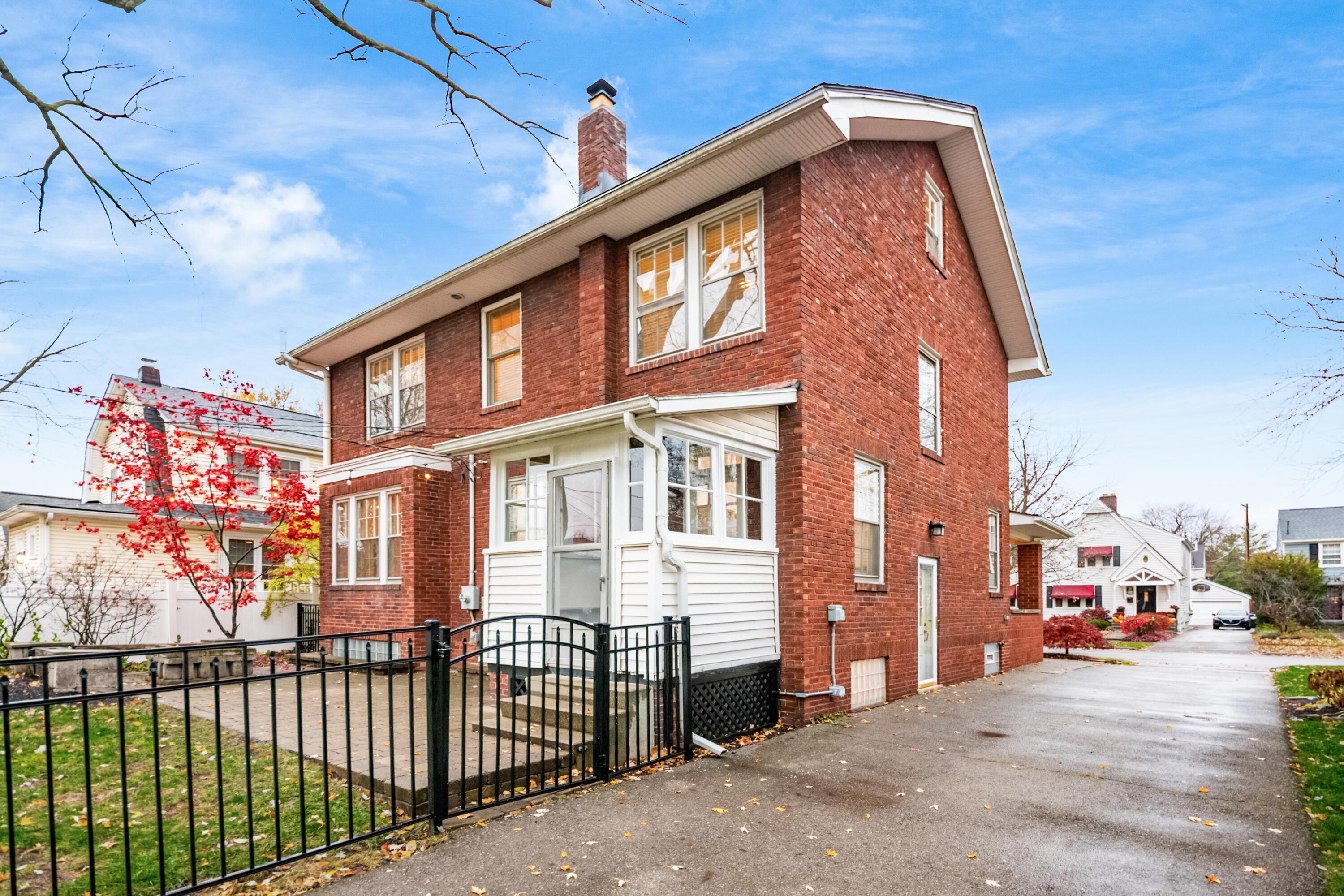 Columbus, Ohio, 43214, United States, 4 Bedrooms Bedrooms, ,3 BathroomsBathrooms,Residential,For Sale,1996077