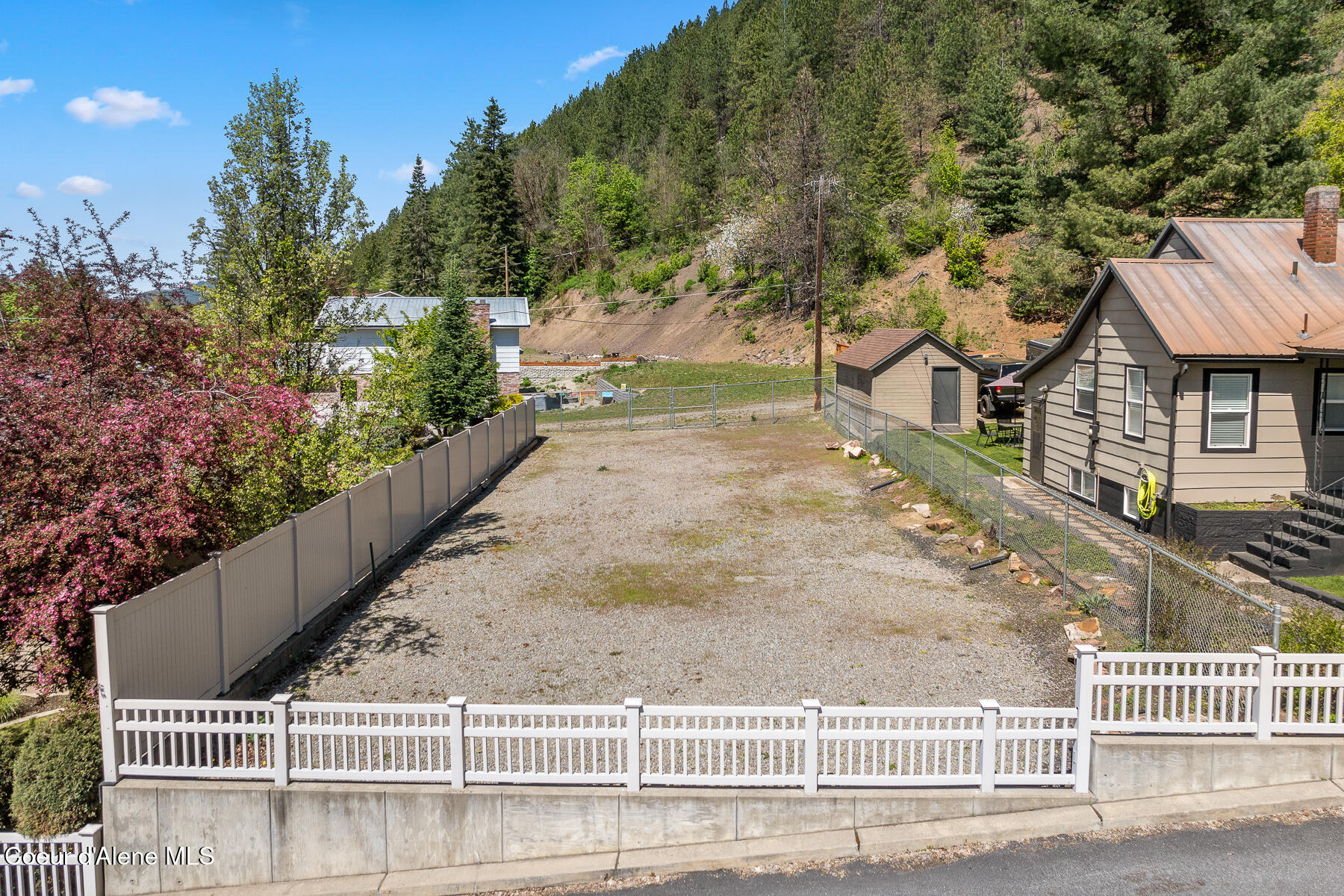 Kellogg, Idaho, 83837, United States, 3 Bedrooms Bedrooms, ,3 BathroomsBathrooms,Residential,For Sale,1915228
