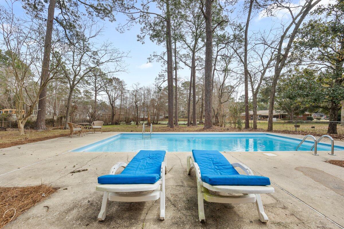 Fort Walton Beach, Florida, 32547, United States, 5 Bedrooms Bedrooms, ,3 BathroomsBathrooms,Residential,For Sale,1877418
