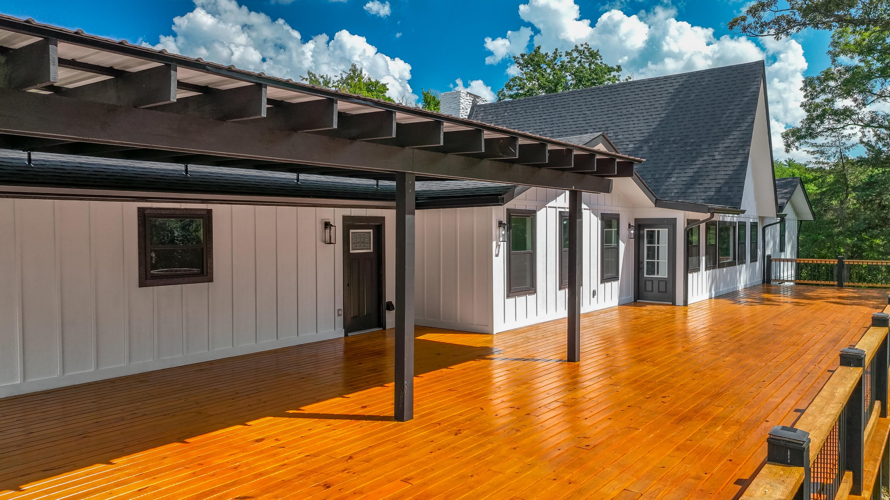 Berea, Kentucky, 40403, United States, 4 Bedrooms Bedrooms, ,4 BathroomsBathrooms,Residential,For Sale,1979235