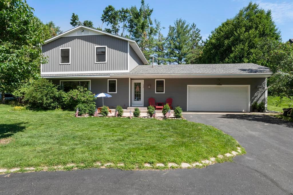 Harbor Springs, Michigan, 49740, United States, 4 Bedrooms Bedrooms, ,3 BathroomsBathrooms,Residential,For Sale,1889979
