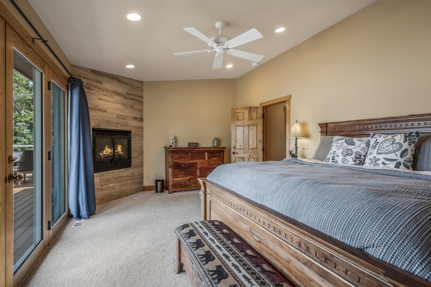 Sagle, Idaho, 83860, United States, 5 Bedrooms Bedrooms, ,6 BathroomsBathrooms,Residential,For Sale,1978919