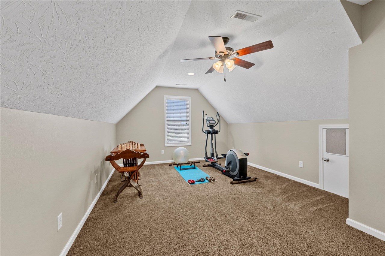 Bowling Green, Kentucky, 42104, United States, 6 Bedrooms Bedrooms, ,4 BathroomsBathrooms,Residential,For Sale,1882789