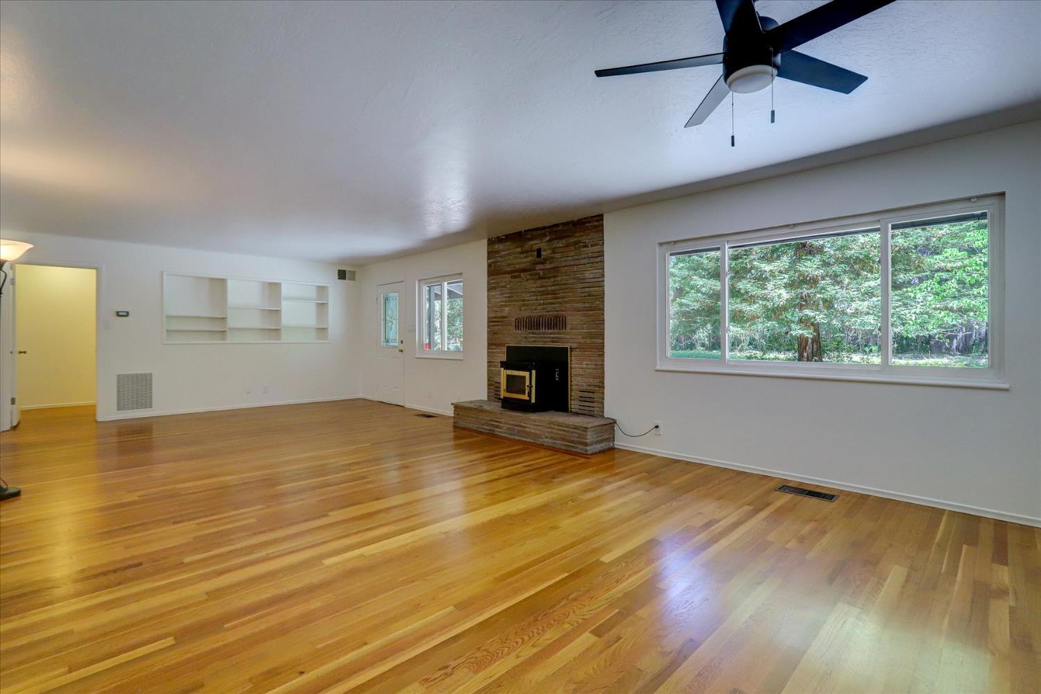 Grass Valley, California, 95945, United States, 3 Bedrooms Bedrooms, ,3 BathroomsBathrooms,Residential,For Sale,1898506