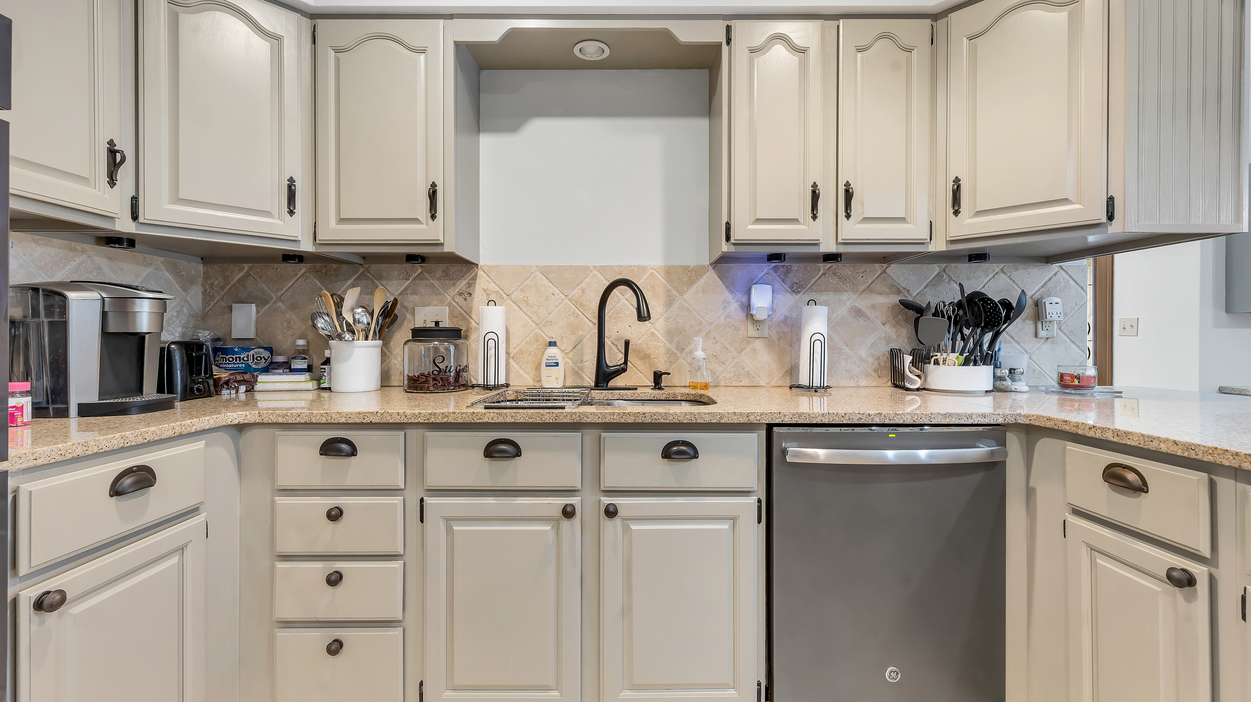 Waterloo, Illinois, 62298, United States, 3 Bedrooms Bedrooms, ,3 BathroomsBathrooms,Residential,For Sale,1986147