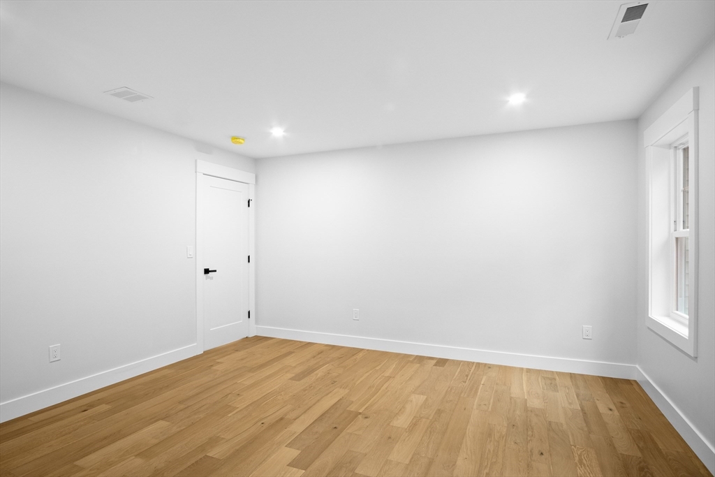 Attleboro, Massachusetts, 02703, United States, 4 Bedrooms Bedrooms, ,3 BathroomsBathrooms,Residential,For Sale,1973726