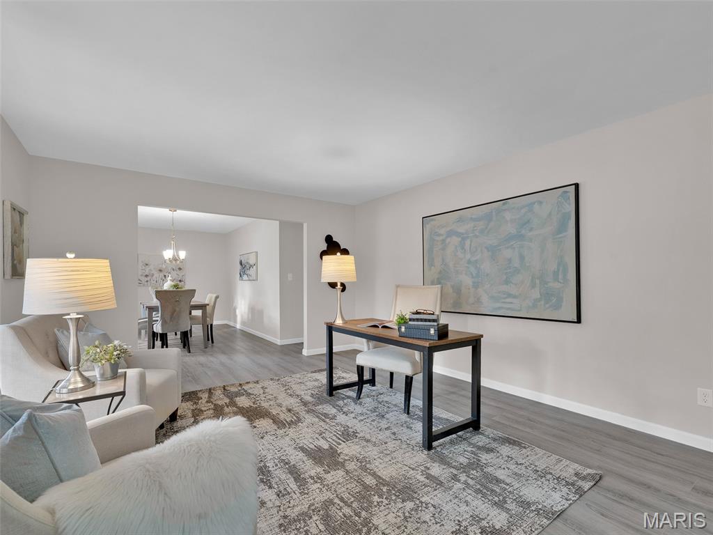 Ballwin, Missouri, 63011, United States, 5 Bedrooms Bedrooms, ,3 BathroomsBathrooms,Residential,For Sale,1992097