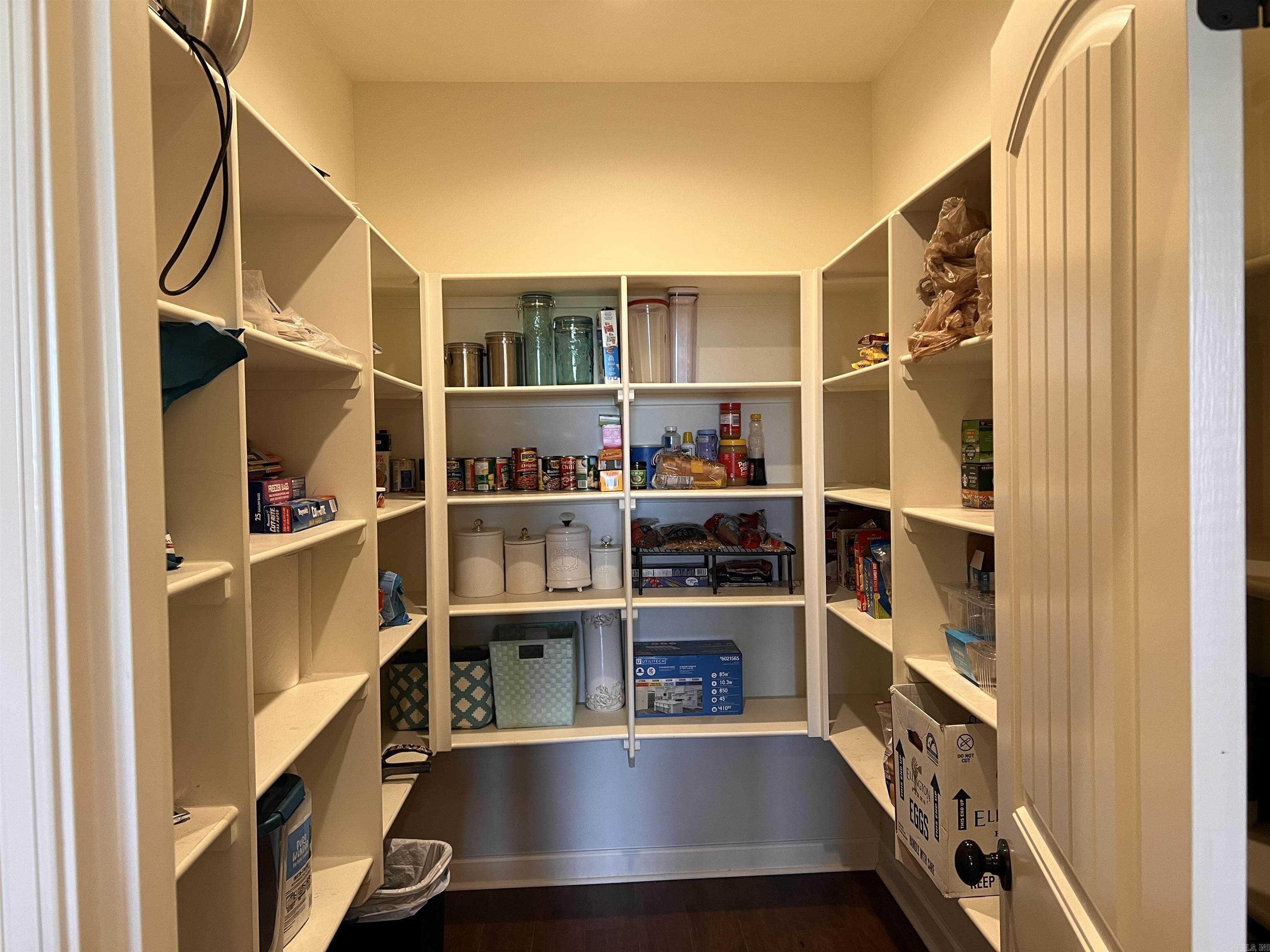 Hot Springs, Arkansas, 71913, United States, 3 Bedrooms Bedrooms, ,3 BathroomsBathrooms,Residential,For Sale,1976234