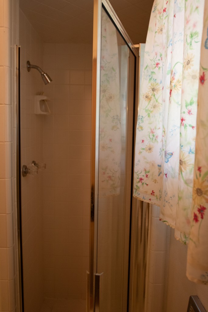 Fredericksburg, Texas, 78624, United States, 3 Bedrooms Bedrooms, ,4 BathroomsBathrooms,Residential,For Sale,1983806