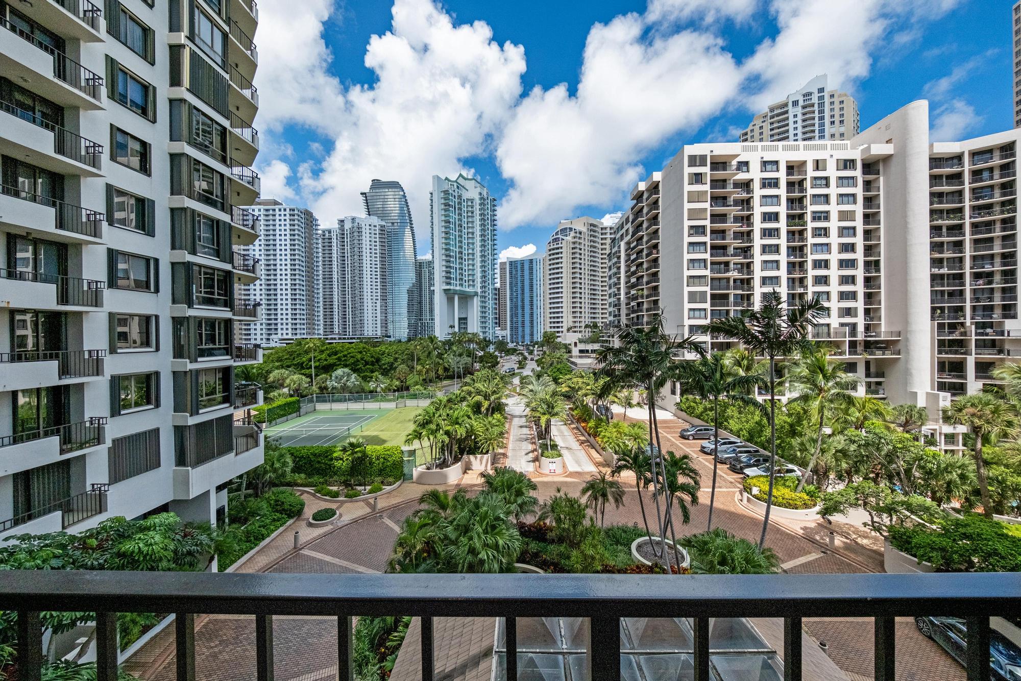 Miami, Florida, 33131, United States, 2 Bedrooms Bedrooms, ,2 BathroomsBathrooms,Residential,For Sale,1976268