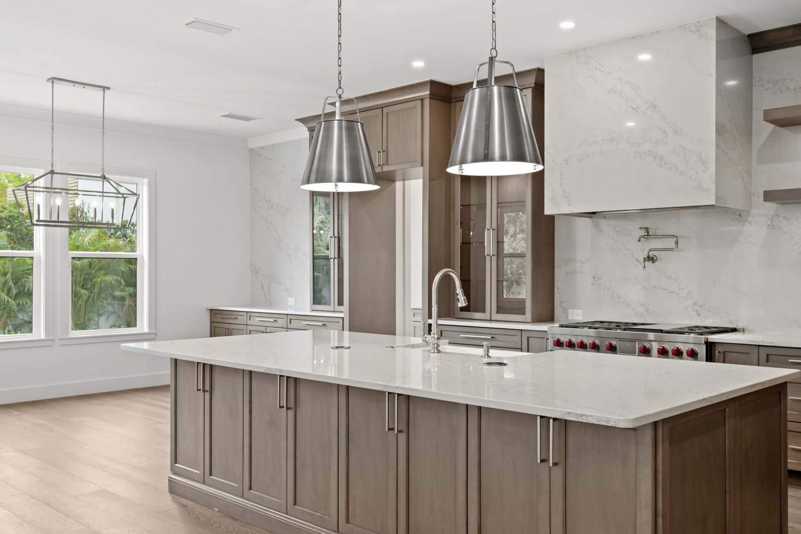 Tampa, Florida, 33611, United States, 6 Bedrooms Bedrooms, ,6 BathroomsBathrooms,Residential,For Sale,1981634