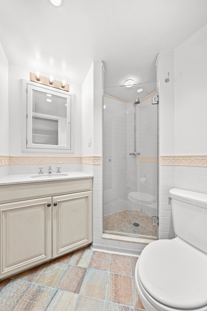 New York City, New York, 10017, United States, 1 Bedroom Bedrooms, ,2 BathroomsBathrooms,Residential,For Sale,1913722