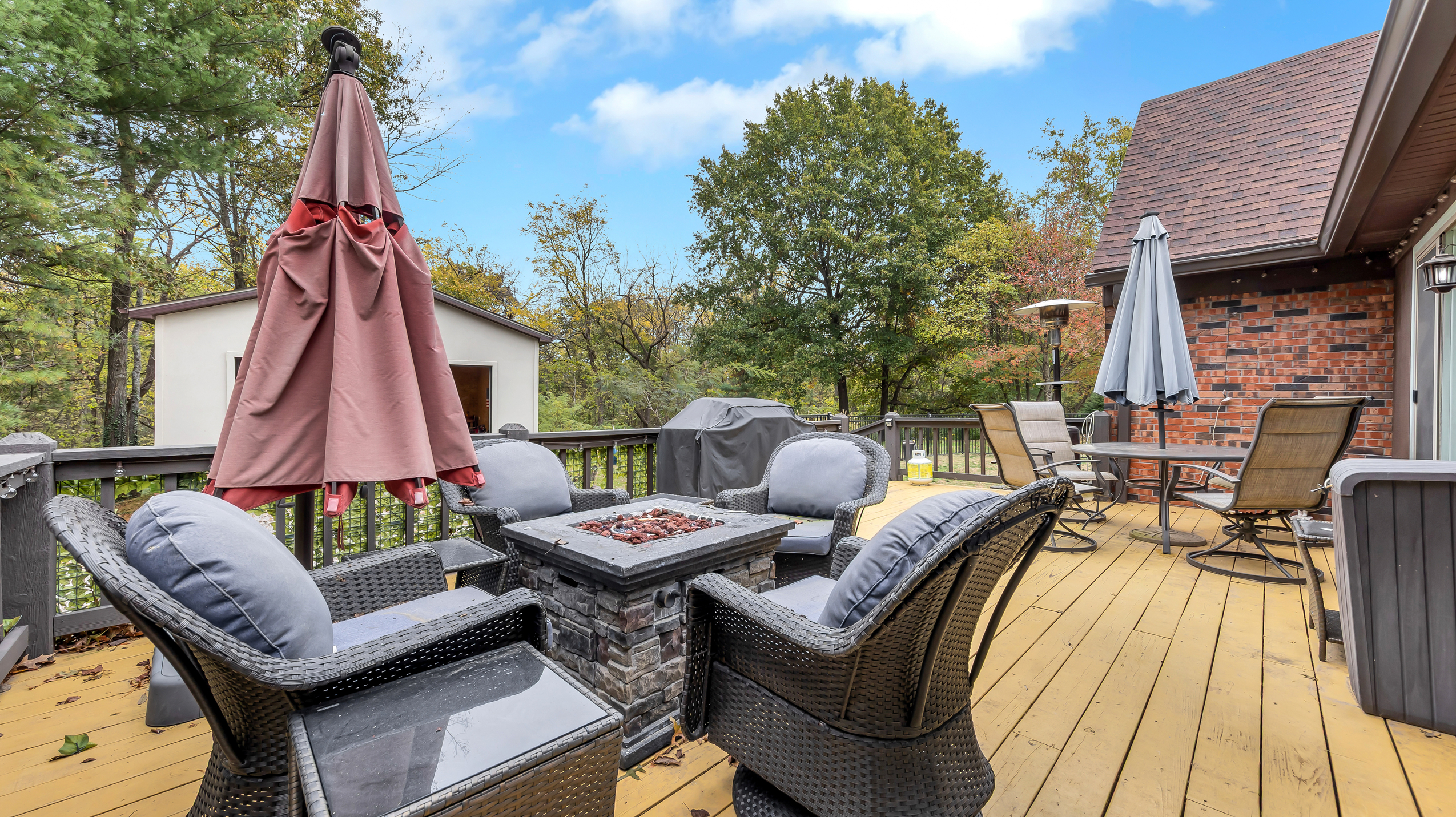 Waterloo, Illinois, 62298, United States, 3 Bedrooms Bedrooms, ,3 BathroomsBathrooms,Residential,For Sale,1986147