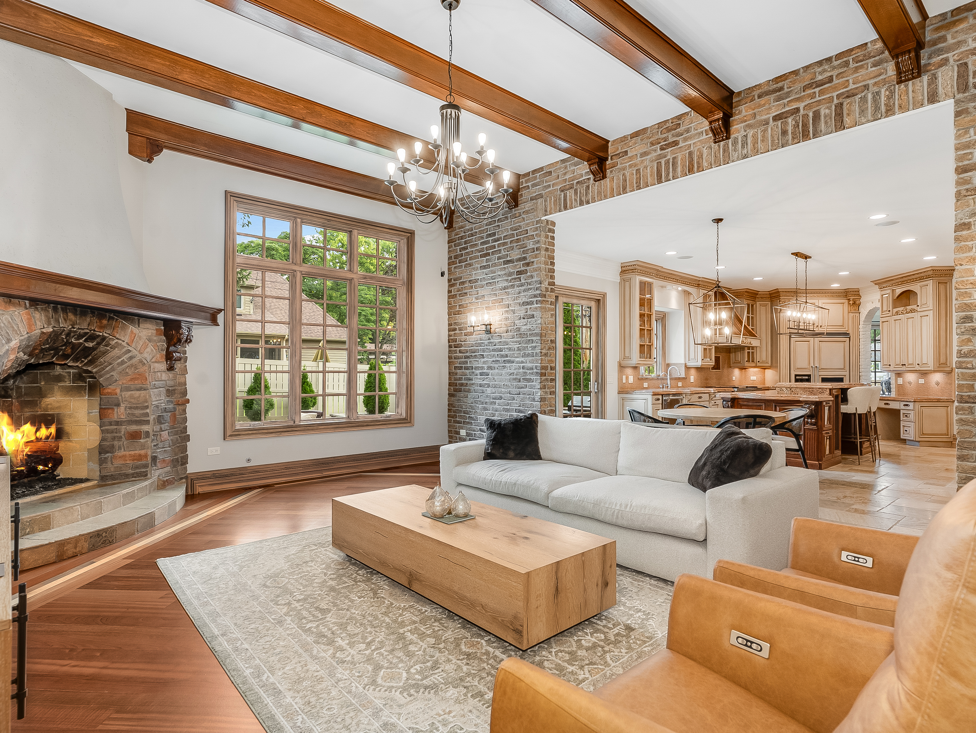  Experience Exceptional Luxury Living in Naperville