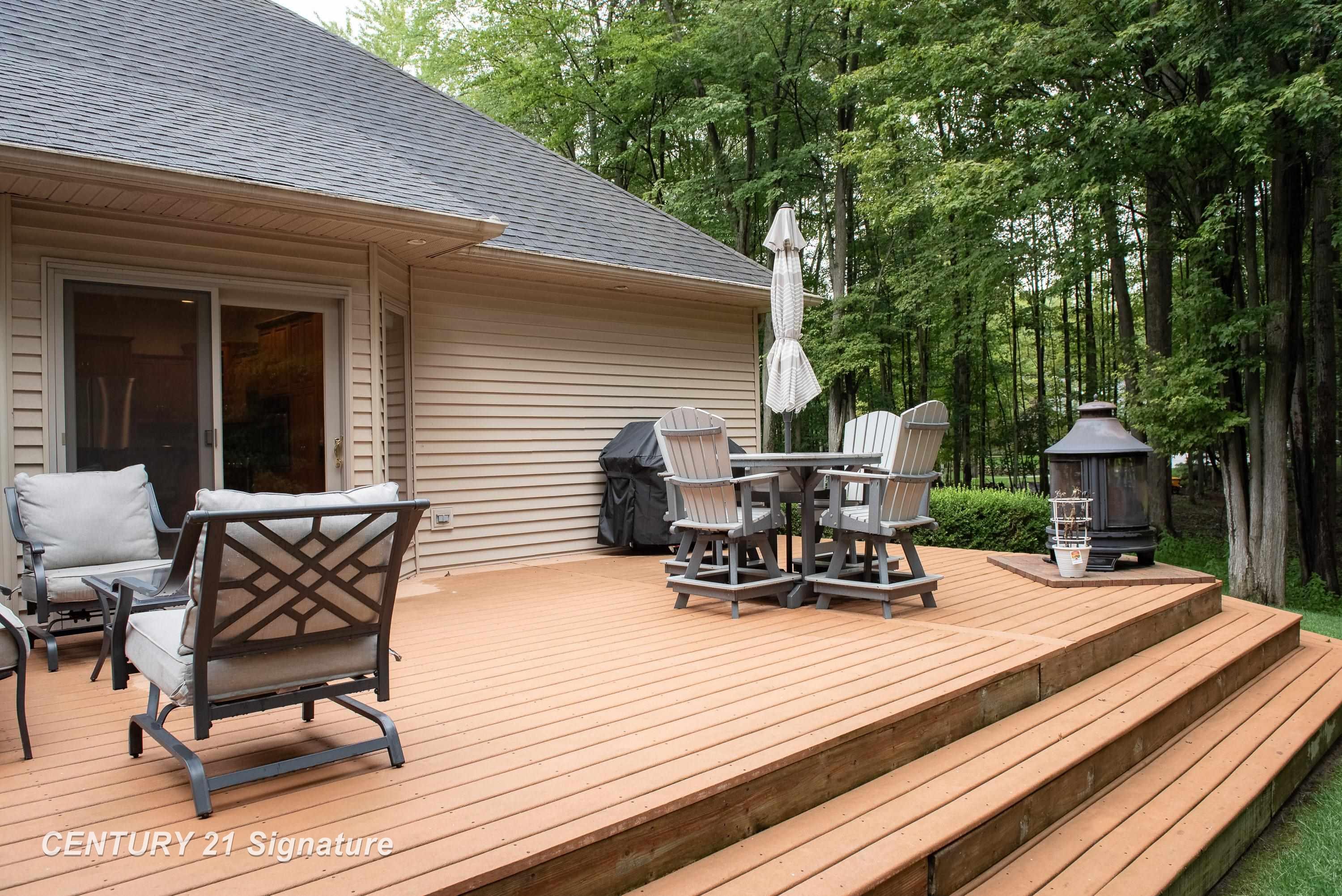 Midland, Michigan, 48642, United States, 4 Bedrooms Bedrooms, ,4 BathroomsBathrooms,Residential,For Sale,1981161