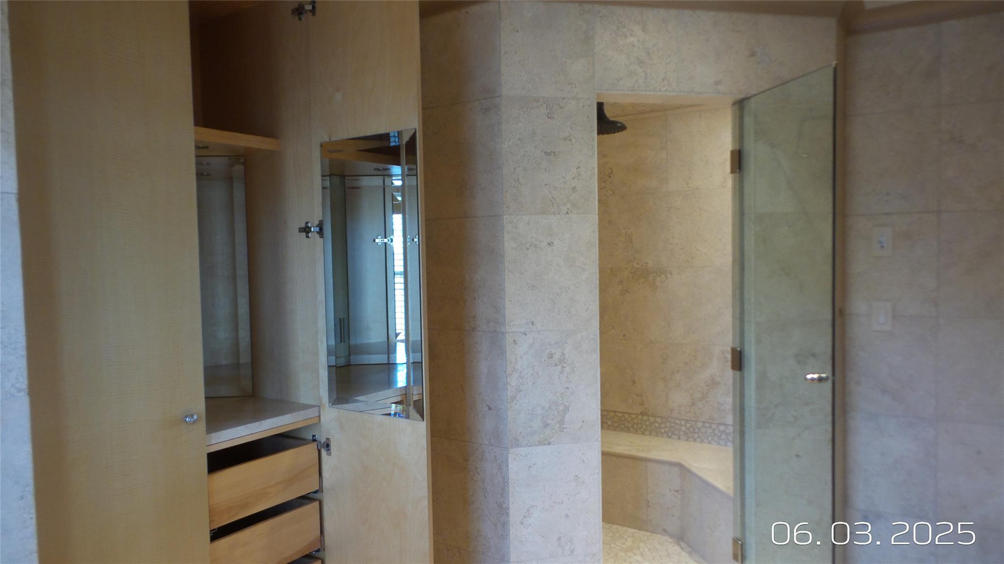 Great Falls, Montana, 59401, United States, 2 Bedrooms Bedrooms, ,4 BathroomsBathrooms,Residential,For Sale,1984477