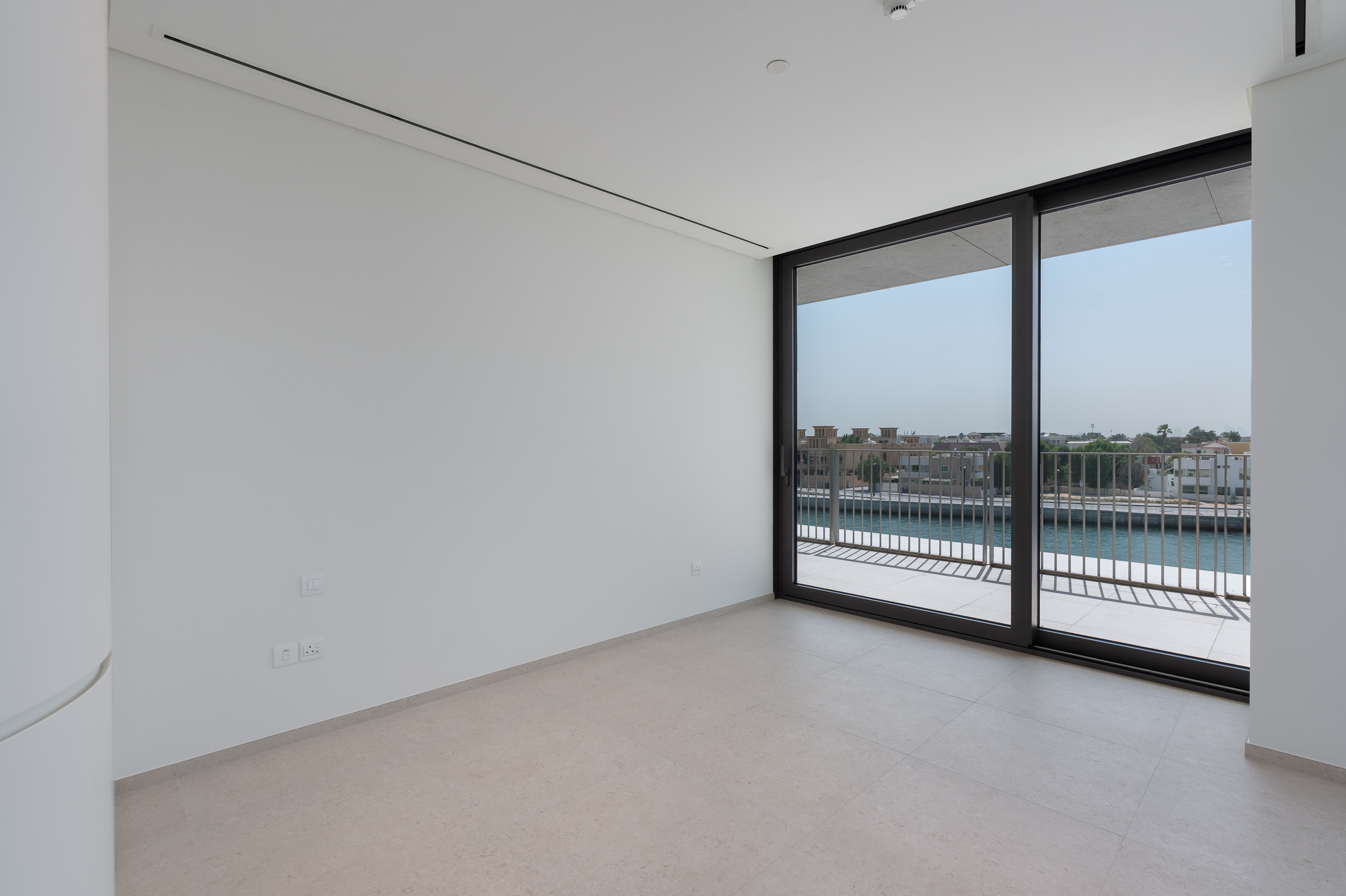  Residence with Expansive Balcony at Eden House - 物件實景
