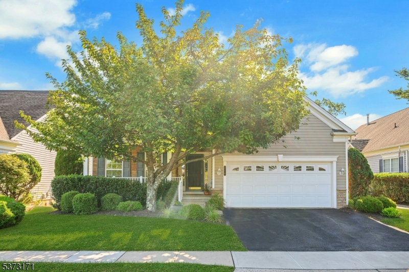 Franklin Twp., New Jersey, 08873, United States, 2 Bedrooms Bedrooms, ,2 BathroomsBathrooms,Residential,For Sale,1947950
