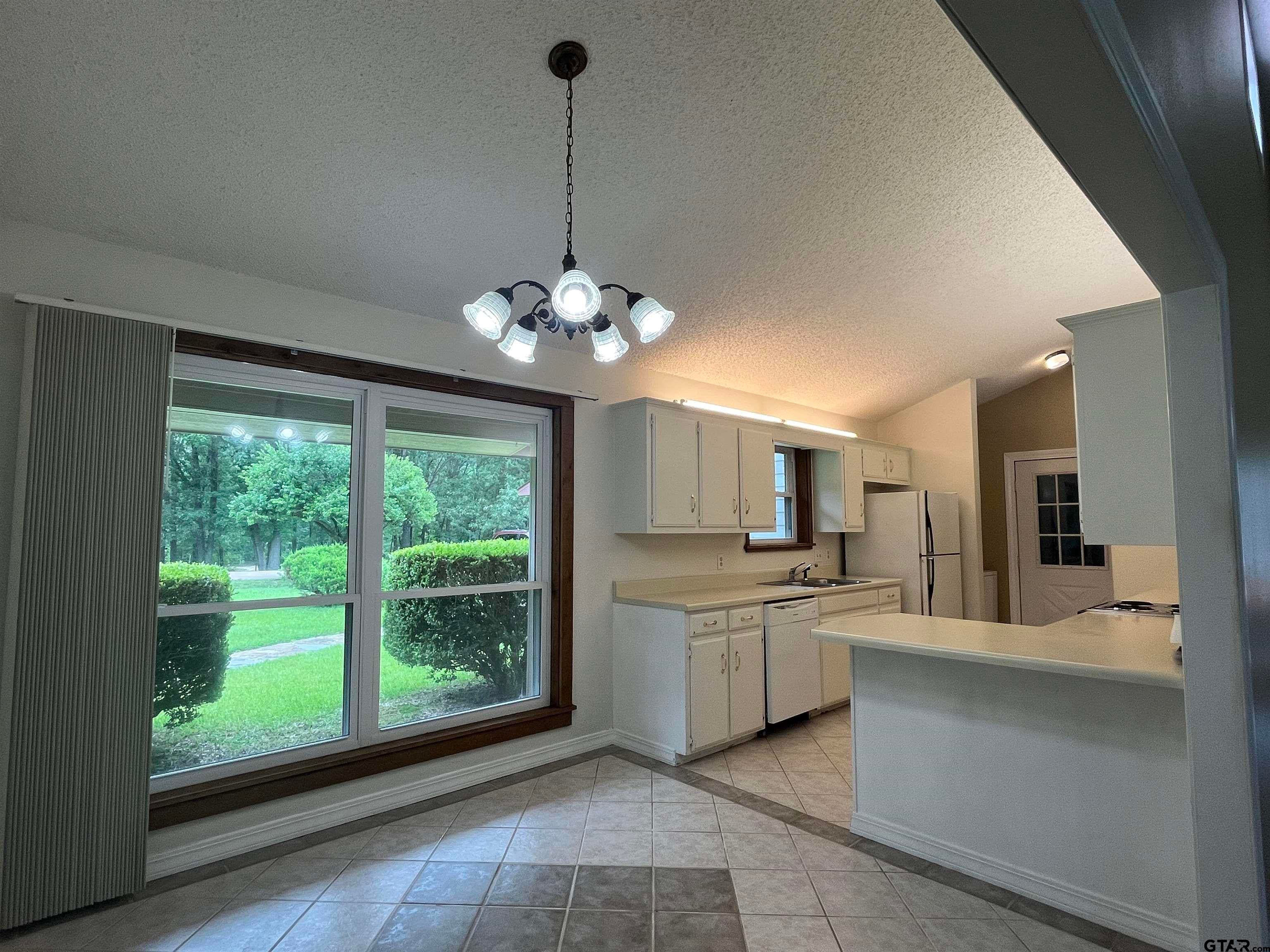 Pittsburg, Texas, 75686, United States, 3 Bedrooms Bedrooms, ,2 BathroomsBathrooms,Residential,For Sale,1848749