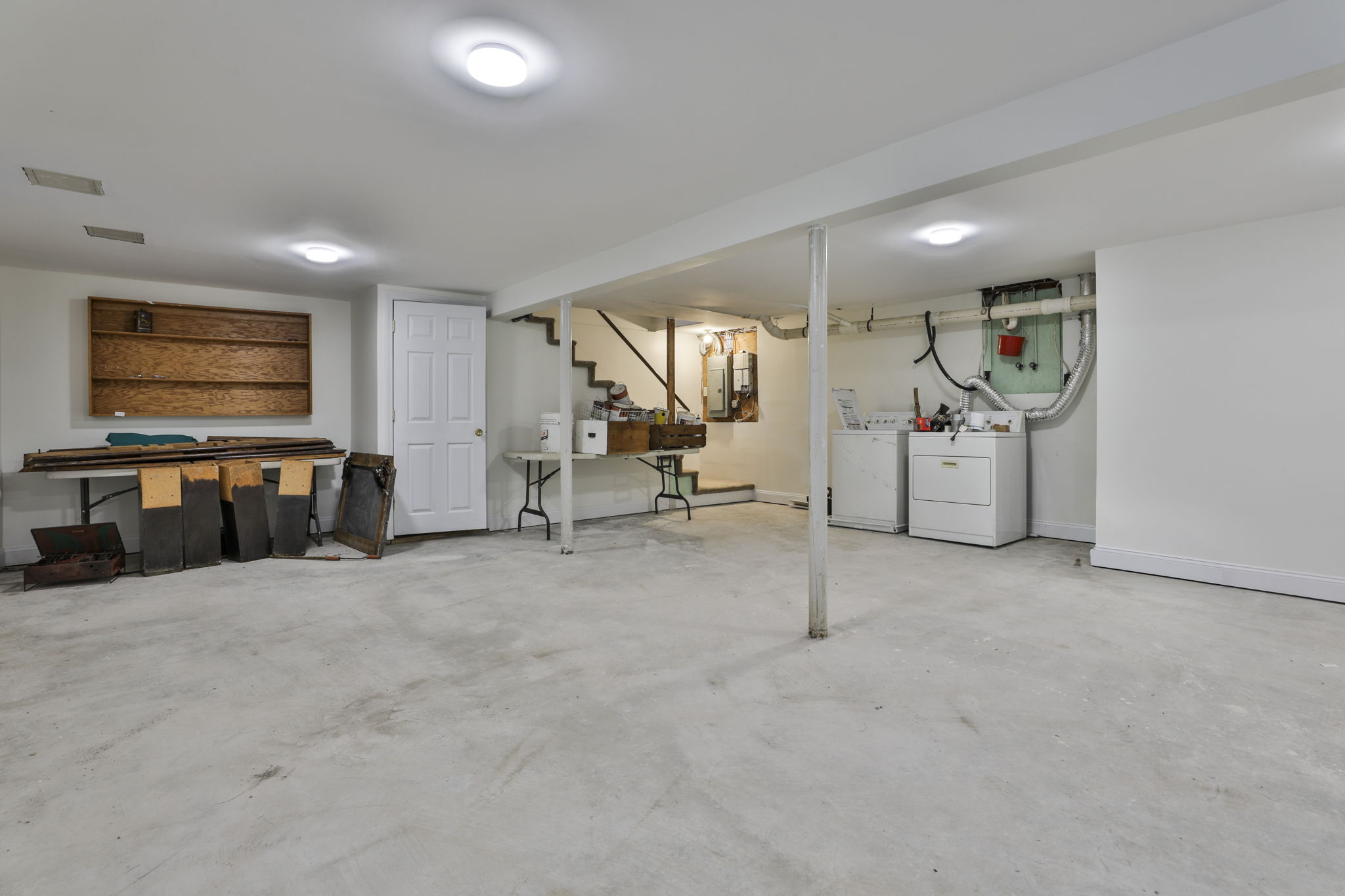 Derry, New Hampshire, 03038, United States, 3 Bedrooms Bedrooms, ,2 BathroomsBathrooms,Residential,For Sale,2006202