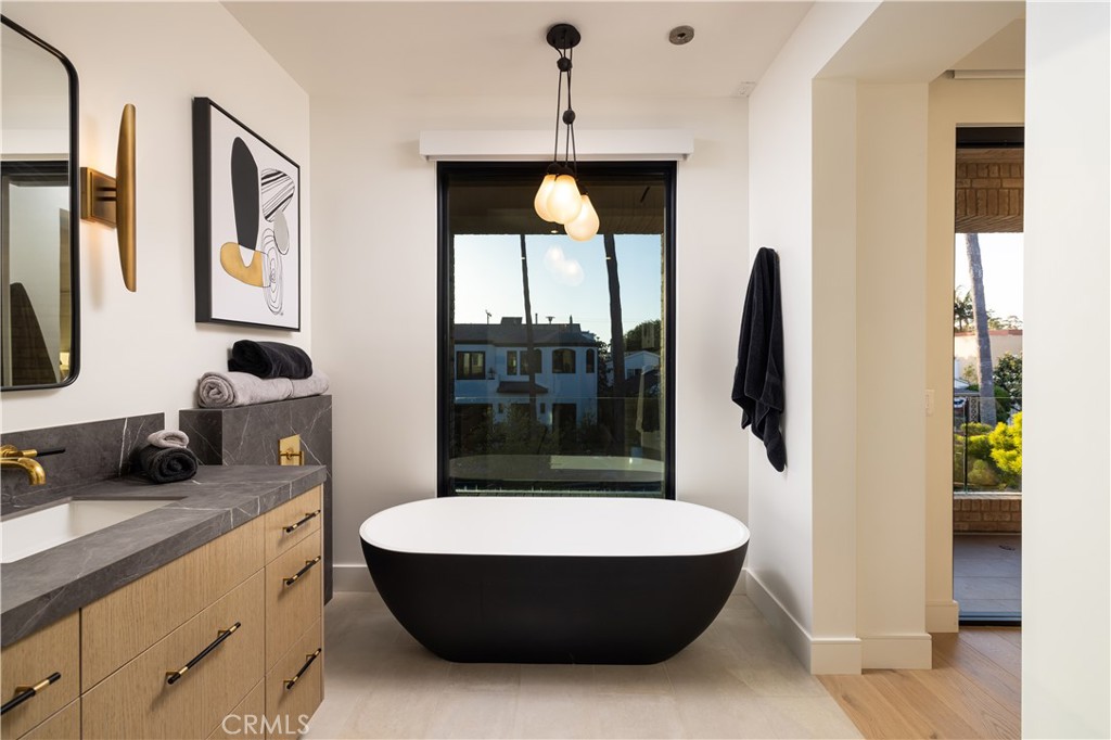 Corona del Mar, California, 92625, United States, 3 Bedrooms Bedrooms, ,4 BathroomsBathrooms,Residential,For Sale,1837053