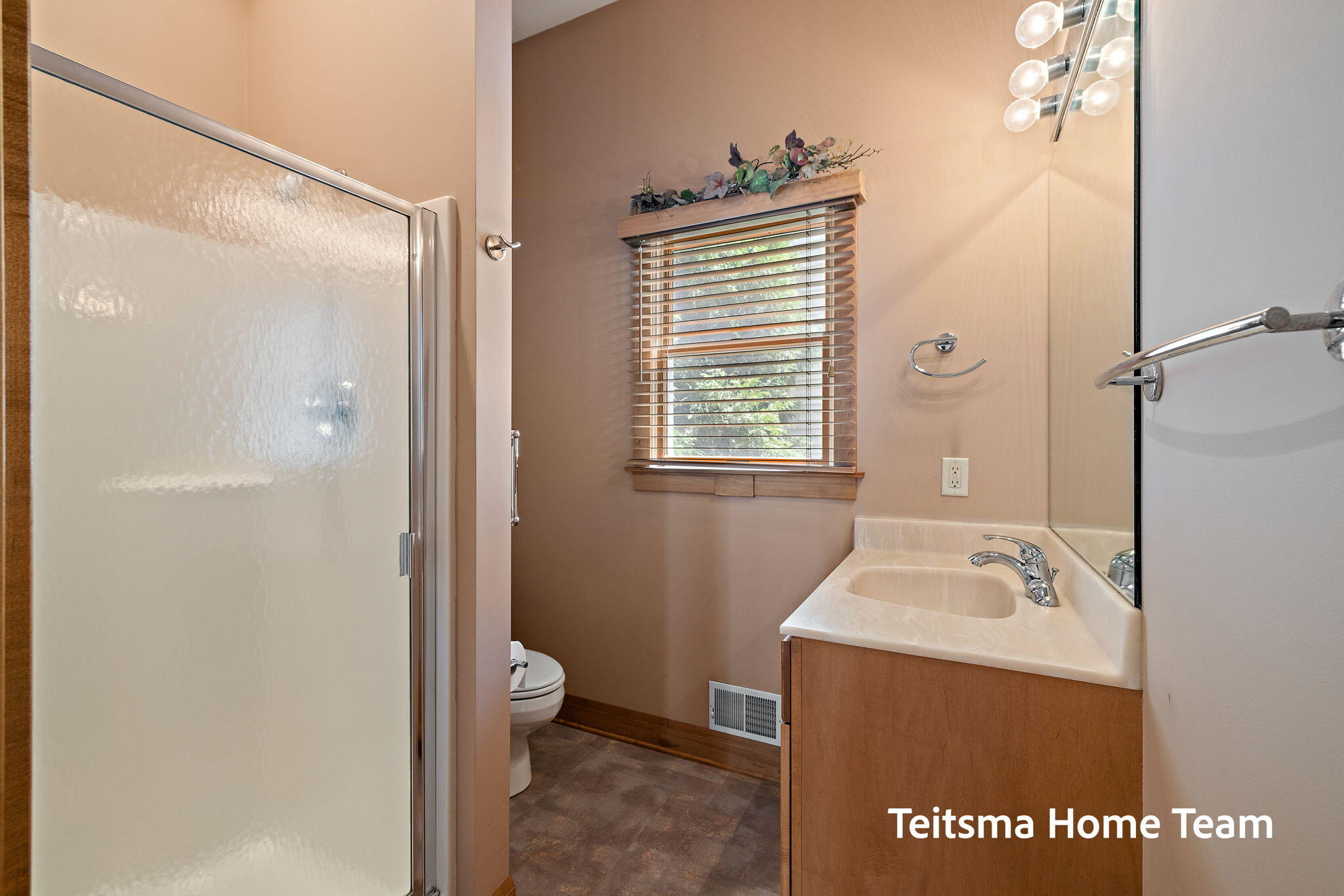 Spring Lake, Michigan, 49456, United States, 2 Bedrooms Bedrooms, ,3 BathroomsBathrooms,Residential,For Sale,1901119
