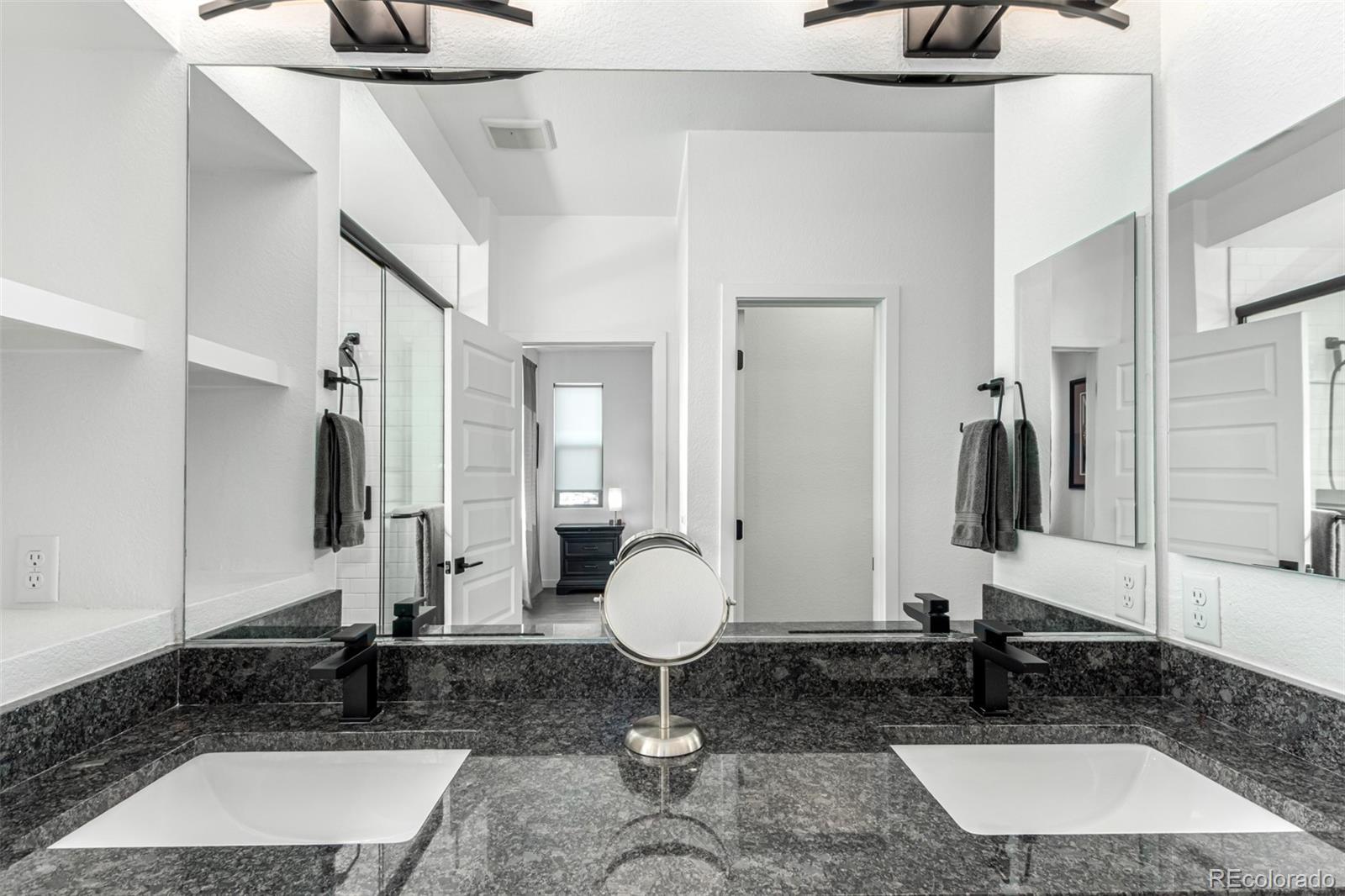 Arvada, Colorado, 80004, United States, 3 Bedrooms Bedrooms, ,2 BathroomsBathrooms,Residential,For Sale,1973817