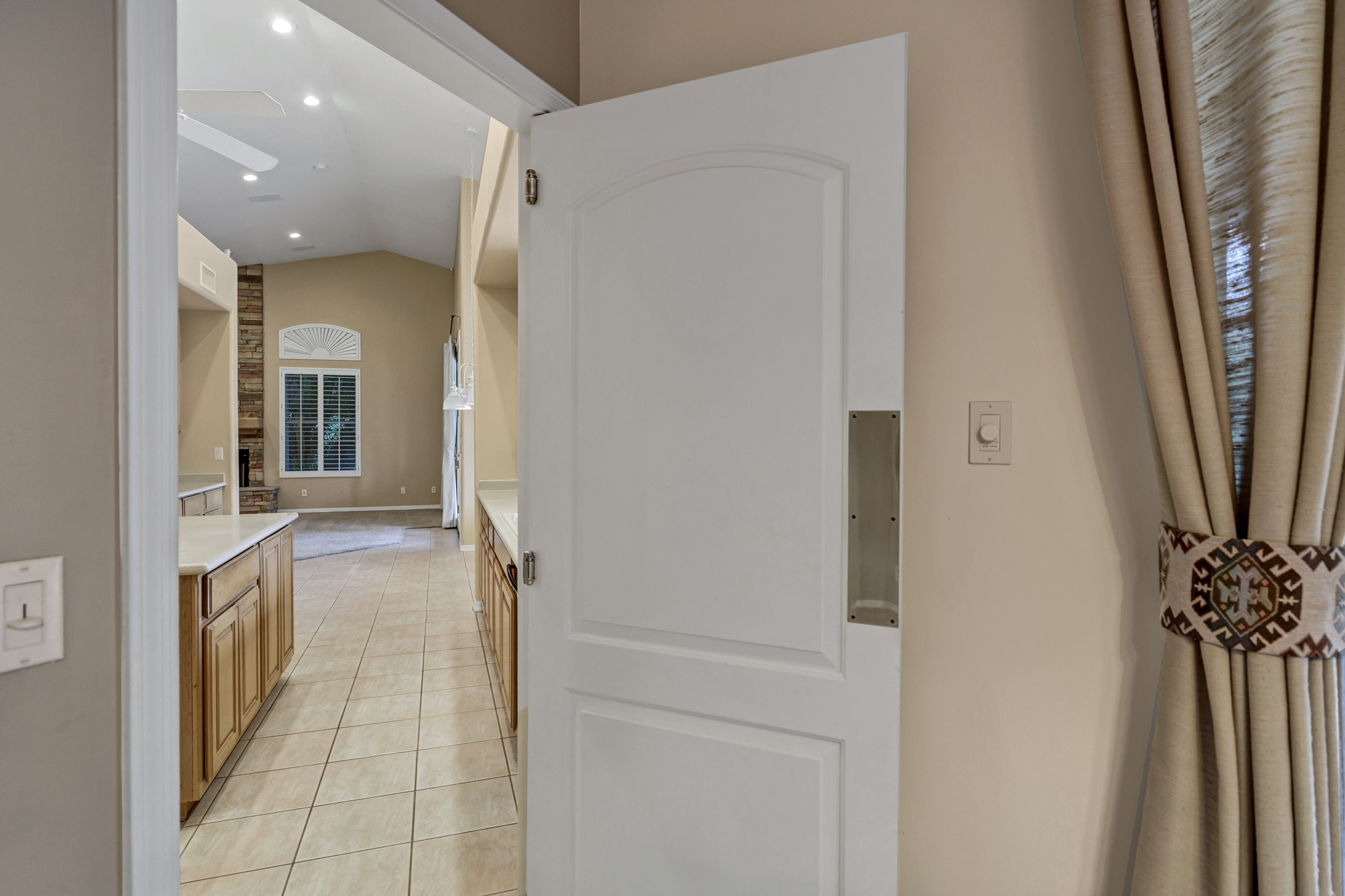 Mesa, Arizona, 85205, United States, 6 Bedrooms Bedrooms, ,3 BathroomsBathrooms,Residential,For Sale,1900615
