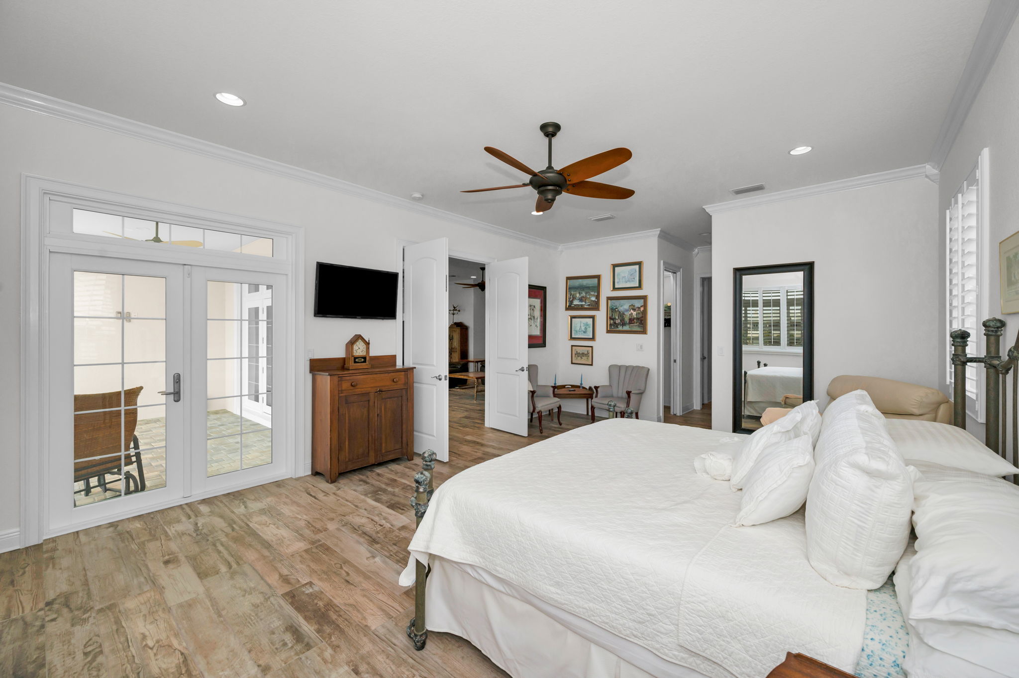 Treasure Island, Florida, 33706, United States, 3 Bedrooms Bedrooms, ,3 BathroomsBathrooms,Residential,For Sale,1974572