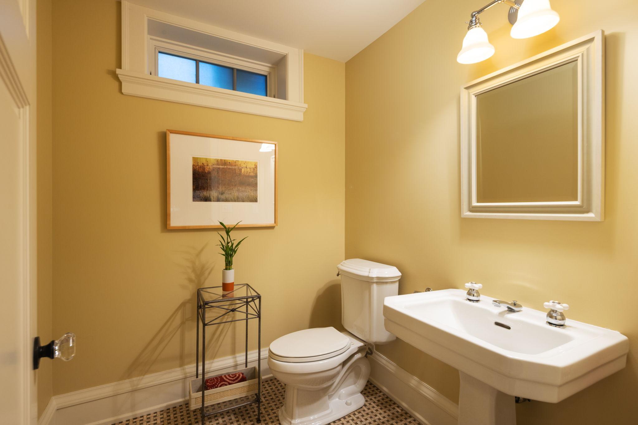 Minneapolis, Minnesota, 55405, United States, 5 Bedrooms Bedrooms, ,3 BathroomsBathrooms,Residential,For Sale,2000918