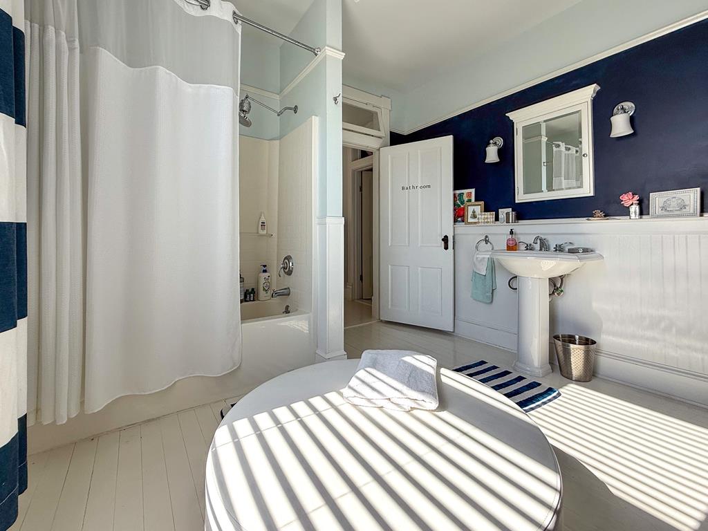 Cape Charles, Virginia, 23310, United States, 3 Bedrooms Bedrooms, ,3 BathroomsBathrooms,Residential,For Sale,1875371
