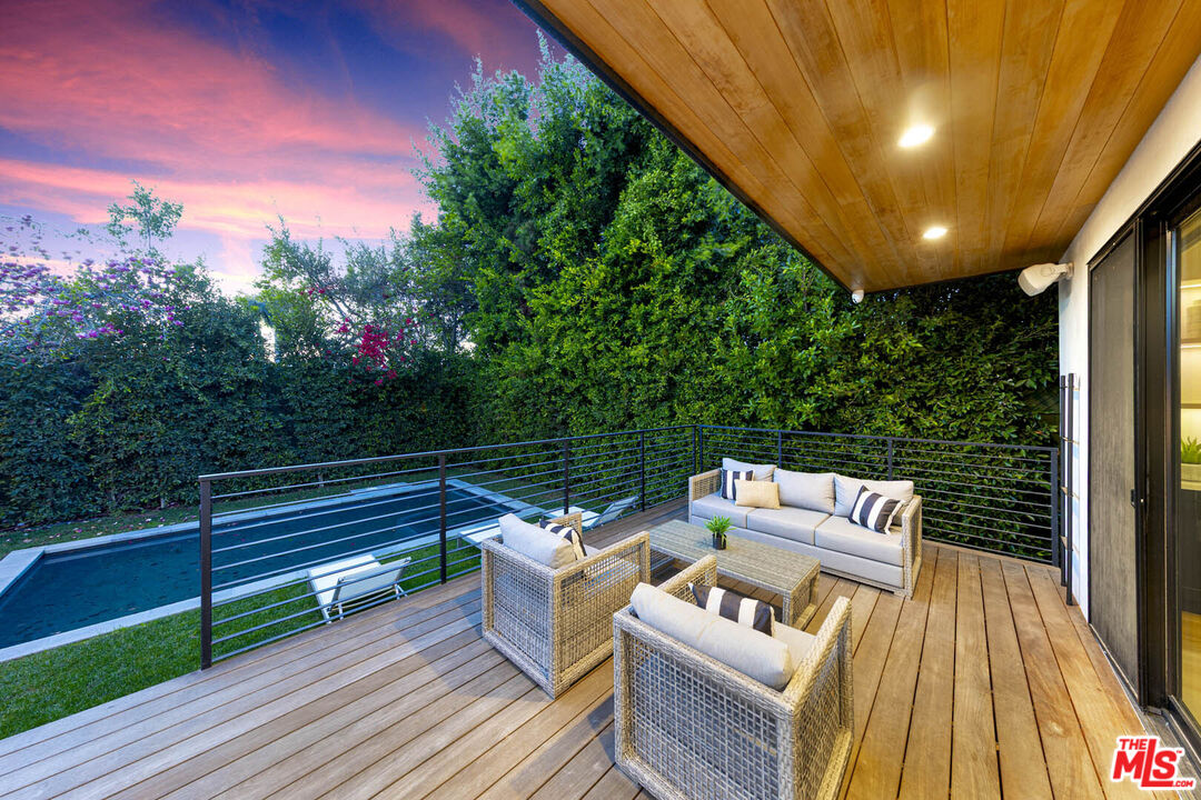 Los Angeles, California, 90048, United States, 4 Bedrooms Bedrooms, ,2 BathroomsBathrooms,Residential,For Sale,1862475