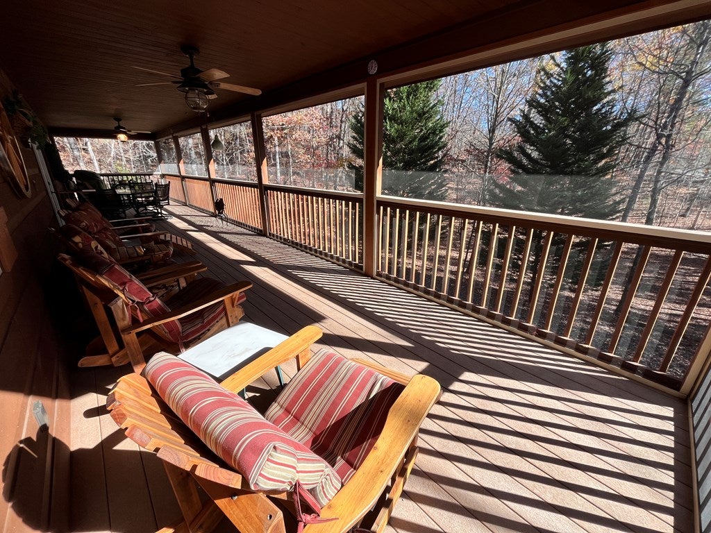 East Ellijay, Georgia, 30540, United States, 2 Bedrooms Bedrooms, ,3 BathroomsBathrooms,Residential,For Sale,1859127