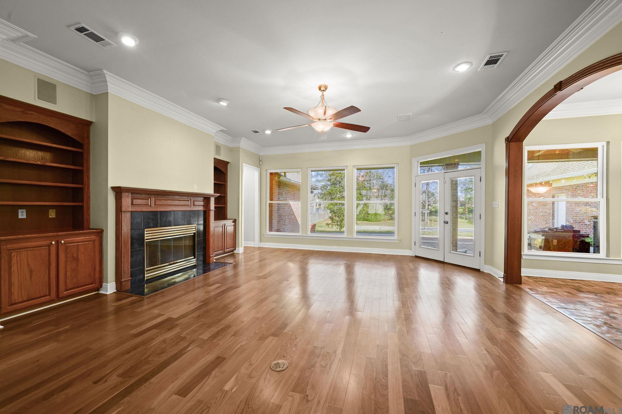 Prairieville, Louisiana, 70769, United States, 5 Bedrooms Bedrooms, ,5 BathroomsBathrooms,Residential,For Sale,2012380