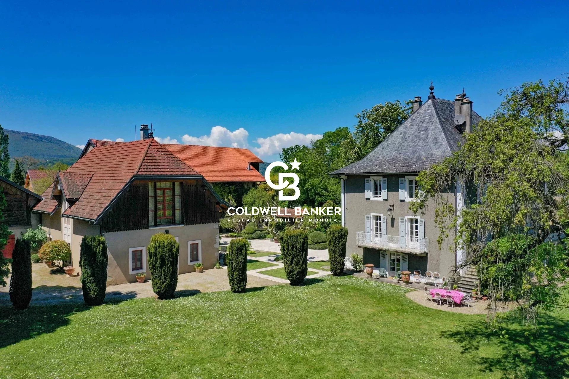 Reignier-Ésery, Auvergne-Rhône-Alpes, 74930, FR, 10 Bedrooms Bedrooms, ,6 BathroomsBathrooms,Residential,For Sale,1994611