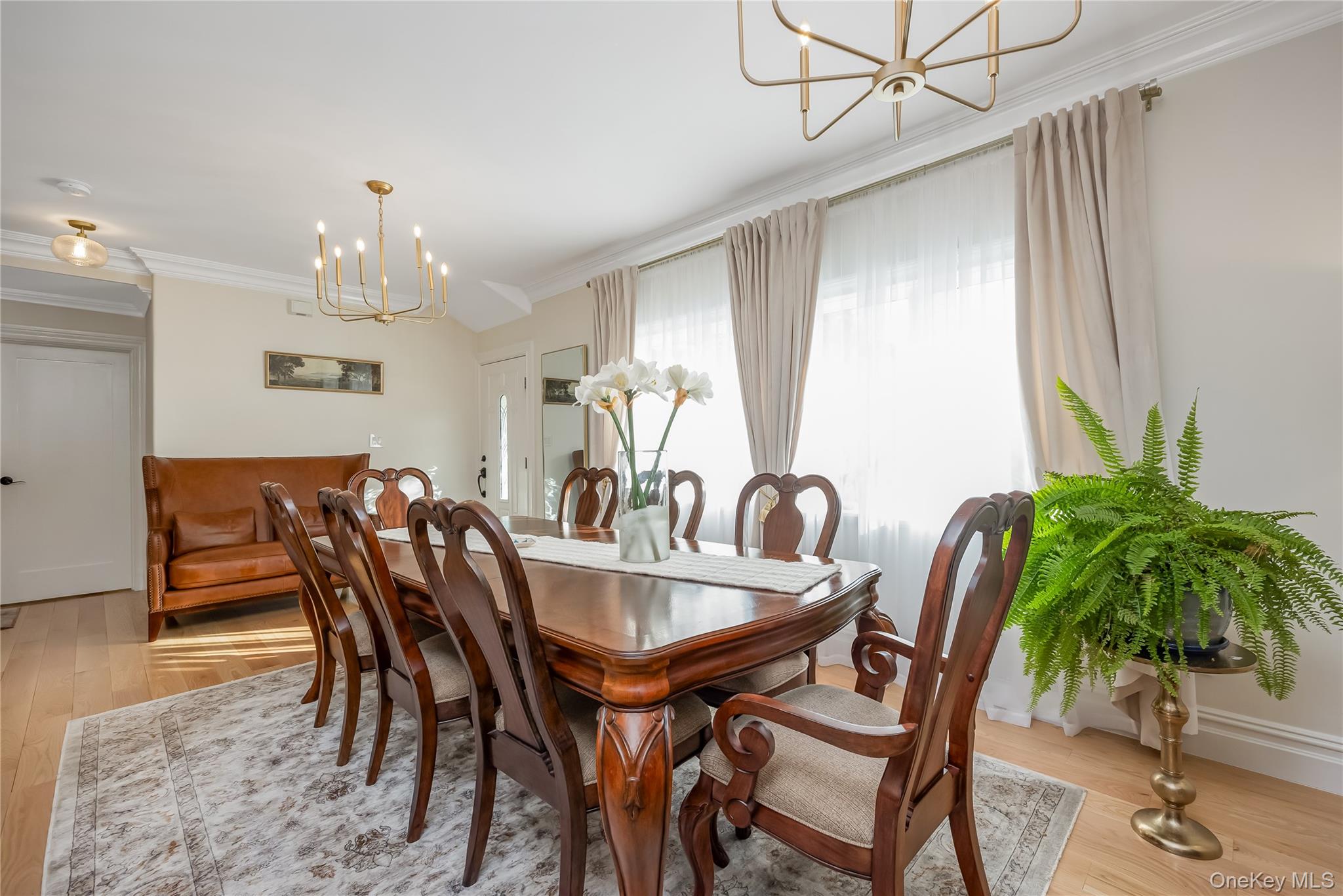 Farmingdale, New York, 11735, United States, 4 Bedrooms Bedrooms, ,3 BathroomsBathrooms,Residential,For Sale,1942122