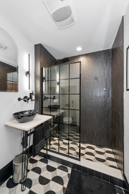 Boston, Massachusetts, 02127, United States, 2 Bedrooms Bedrooms, ,2 BathroomsBathrooms,Residential,For Sale,1988165