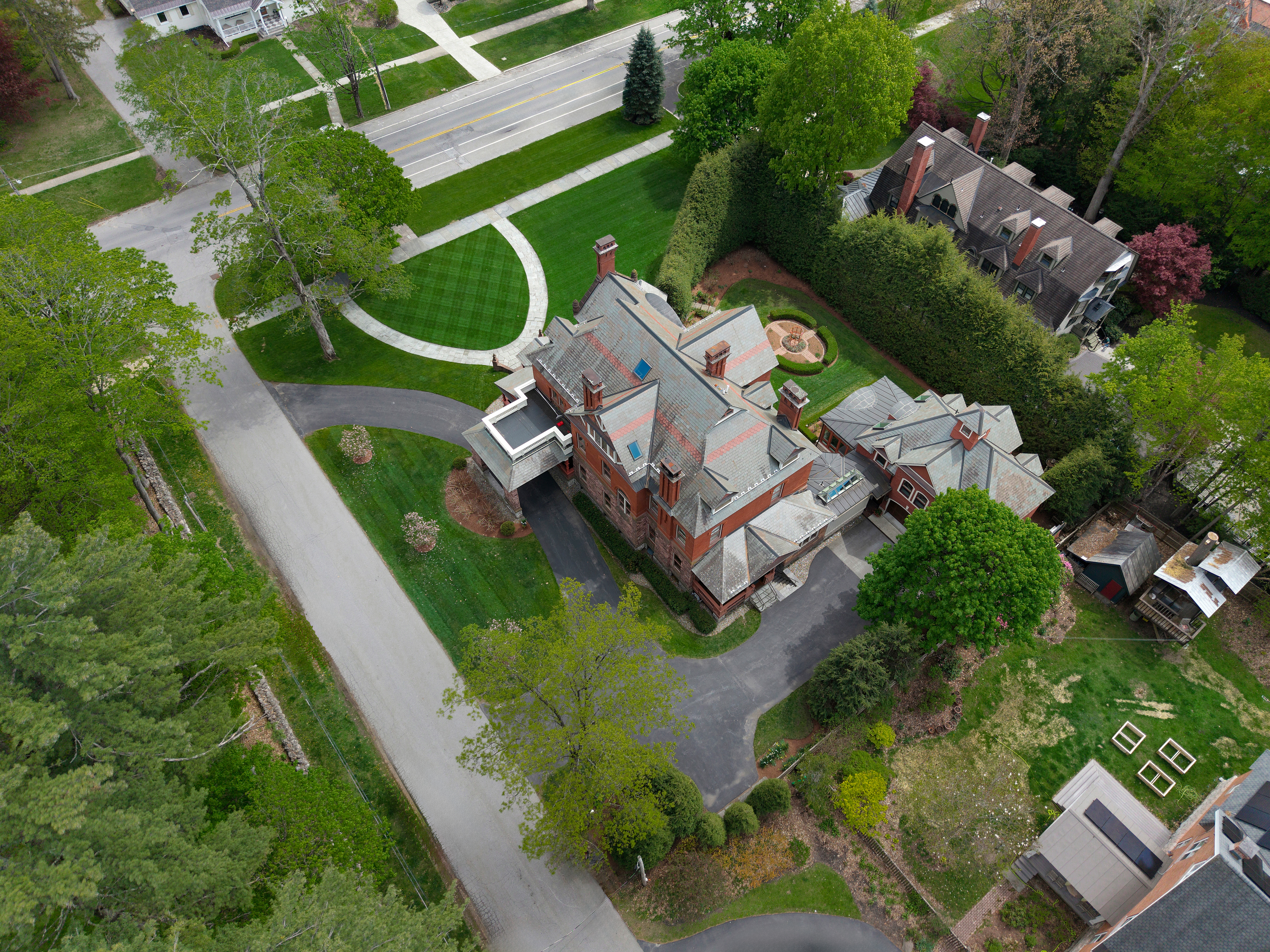  795 N Broadway, Saratoga Springs, NY, 12866 - 物件實景