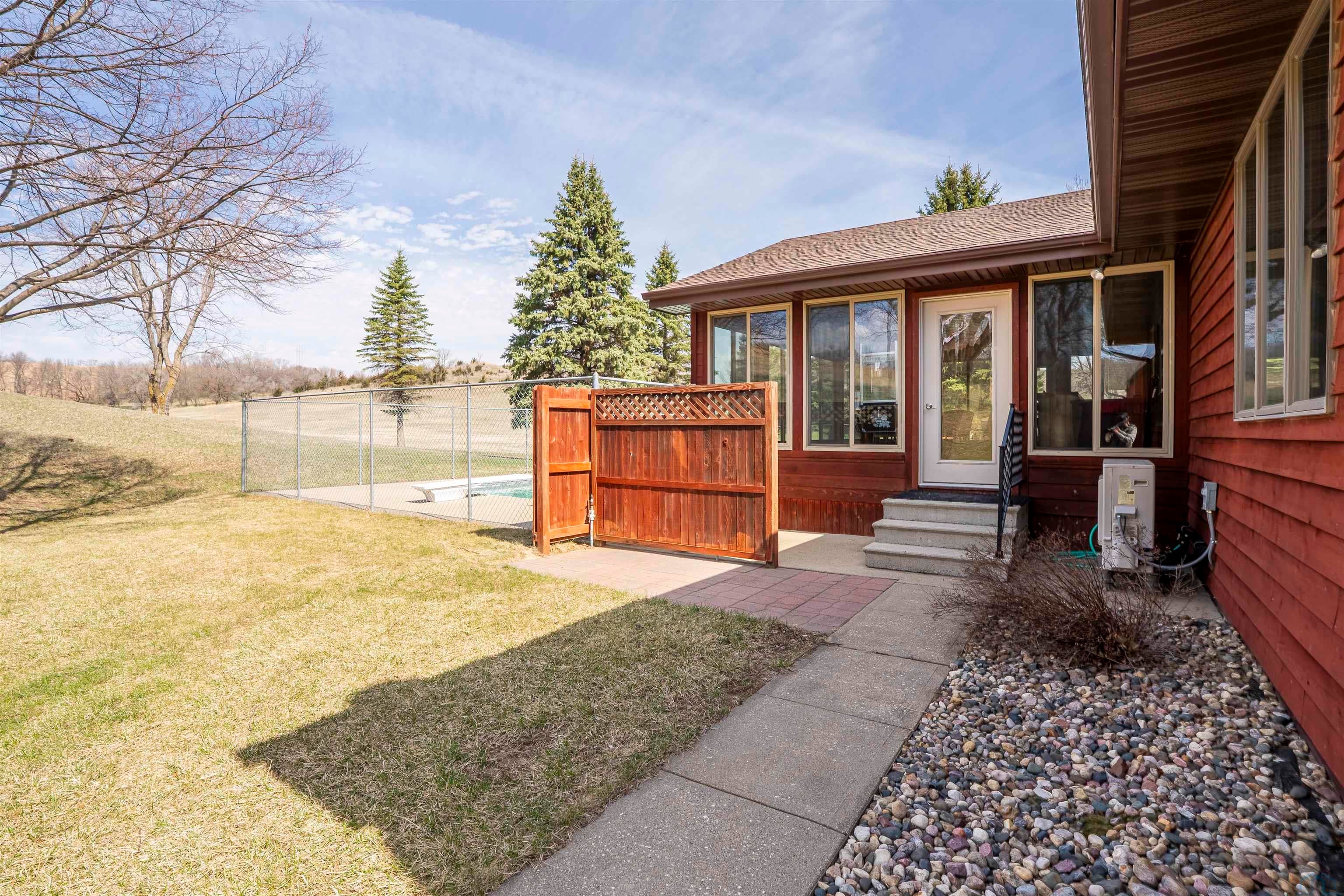 Sioux City, Iowa, 51108, United States, 3 Bedrooms Bedrooms, ,4 BathroomsBathrooms,Residential,For Sale,2035847