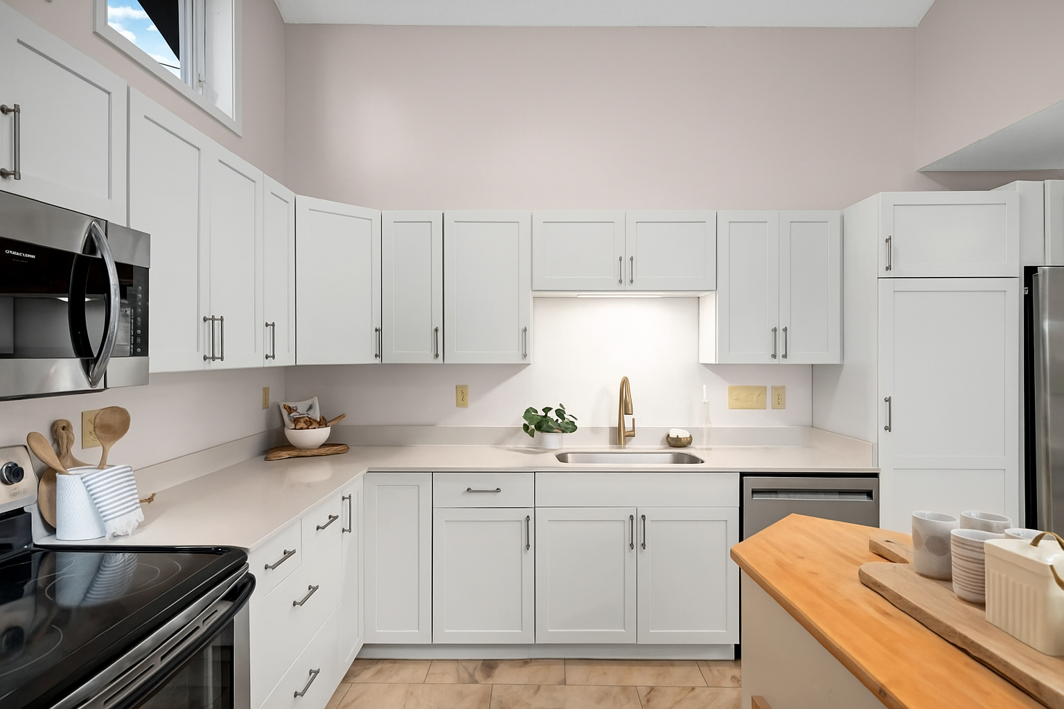 Vadnais Heights, Minnesota, 55127, United States, 4 Bedrooms Bedrooms, ,2 BathroomsBathrooms,Residential,For Sale,1993566